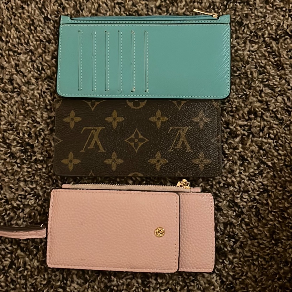 1. andeawy 1.LV 1.Anne Klein ALL 3 INCLUDED IN THE PRICE.